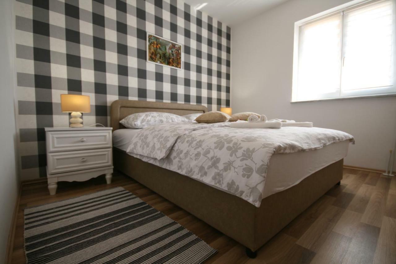 Holiday House Leona Otočac Zewnętrze zdjęcie