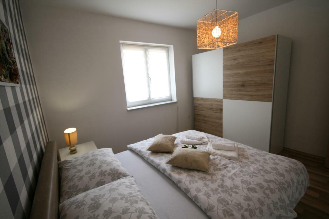 Holiday House Leona Otočac Zewnętrze zdjęcie